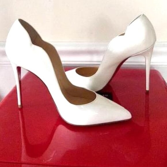 Christian Louboutin Hot Chick Scallop Pointed Toe 100mm Pump Patent Calf Leather - Picture 5 of 14